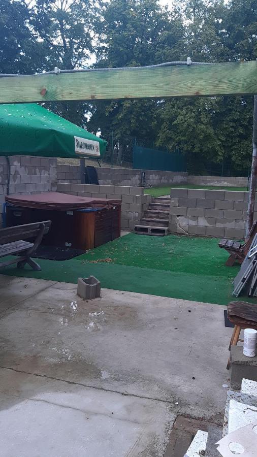 Ubytovanie na súkromí KIKA Santovka Exterior foto